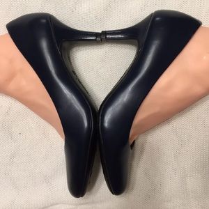 Navy BLUE 8 Heels Pumps Flight Attendant Business